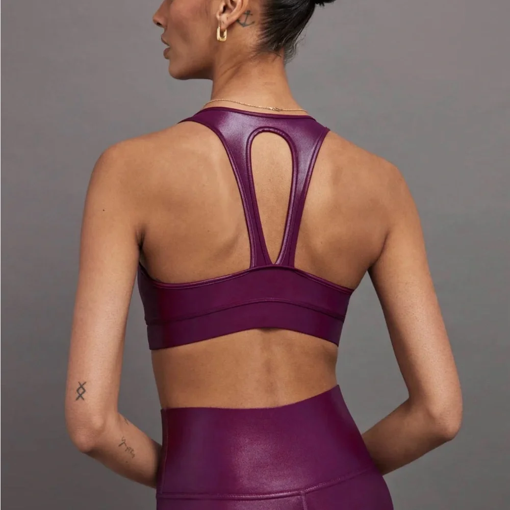 Carbon38 Action Bra 2.0 Takara Shine Pickled Beet Small NWT - Picture 10 of 11